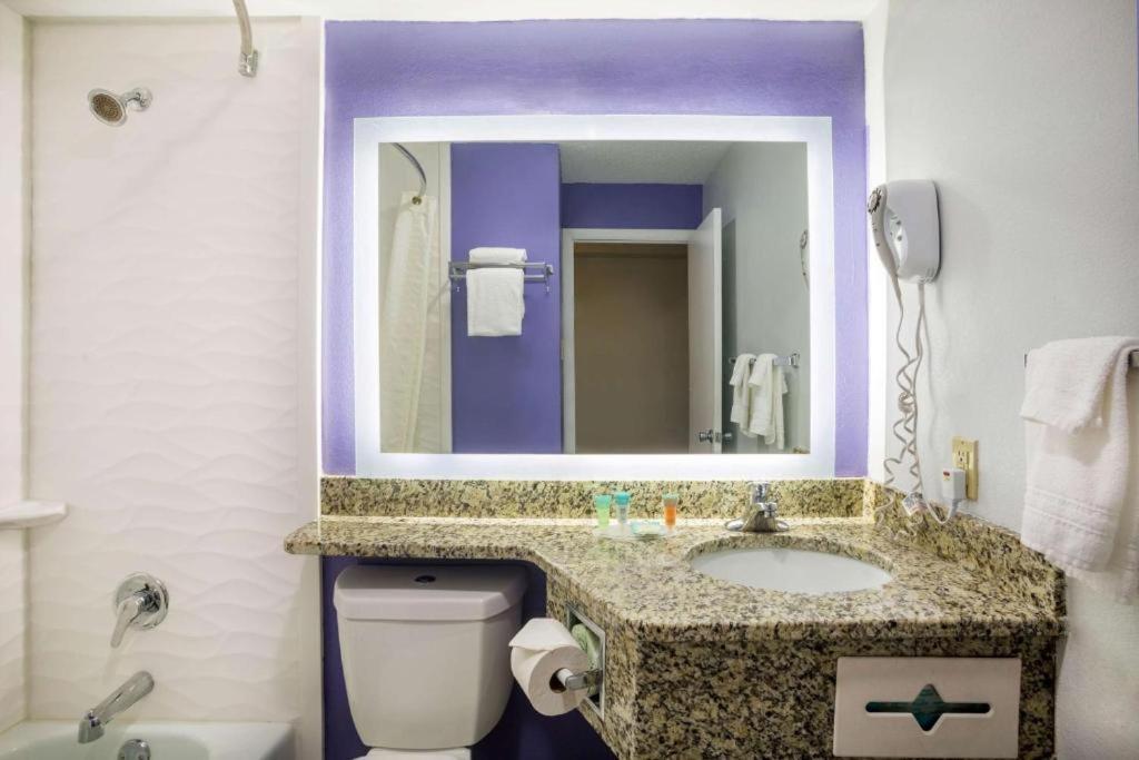 Riverfront Hotel إنترناشونال فولز المظهر الخارجي الصورة